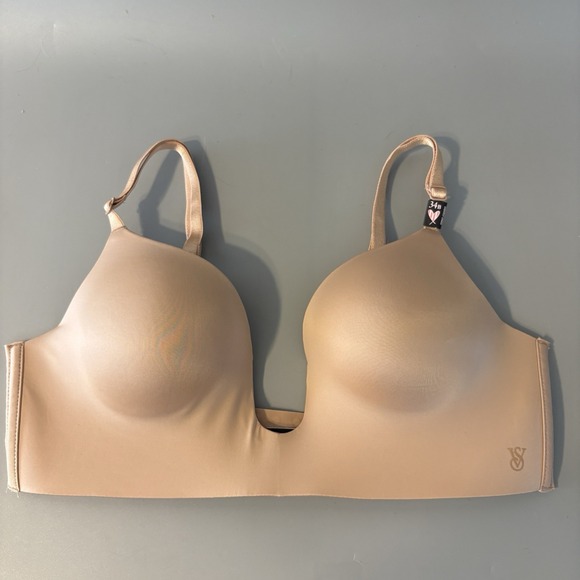Victoria's Secret Other - Victorias Secret Invisible Solutions Plunge Push Up Bra Beige 34B NWT Low Back